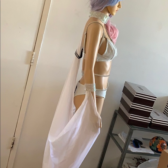 NWT 3 PIECE BATHING SUIT & LUXE SHAWL - Picture 5 of 8